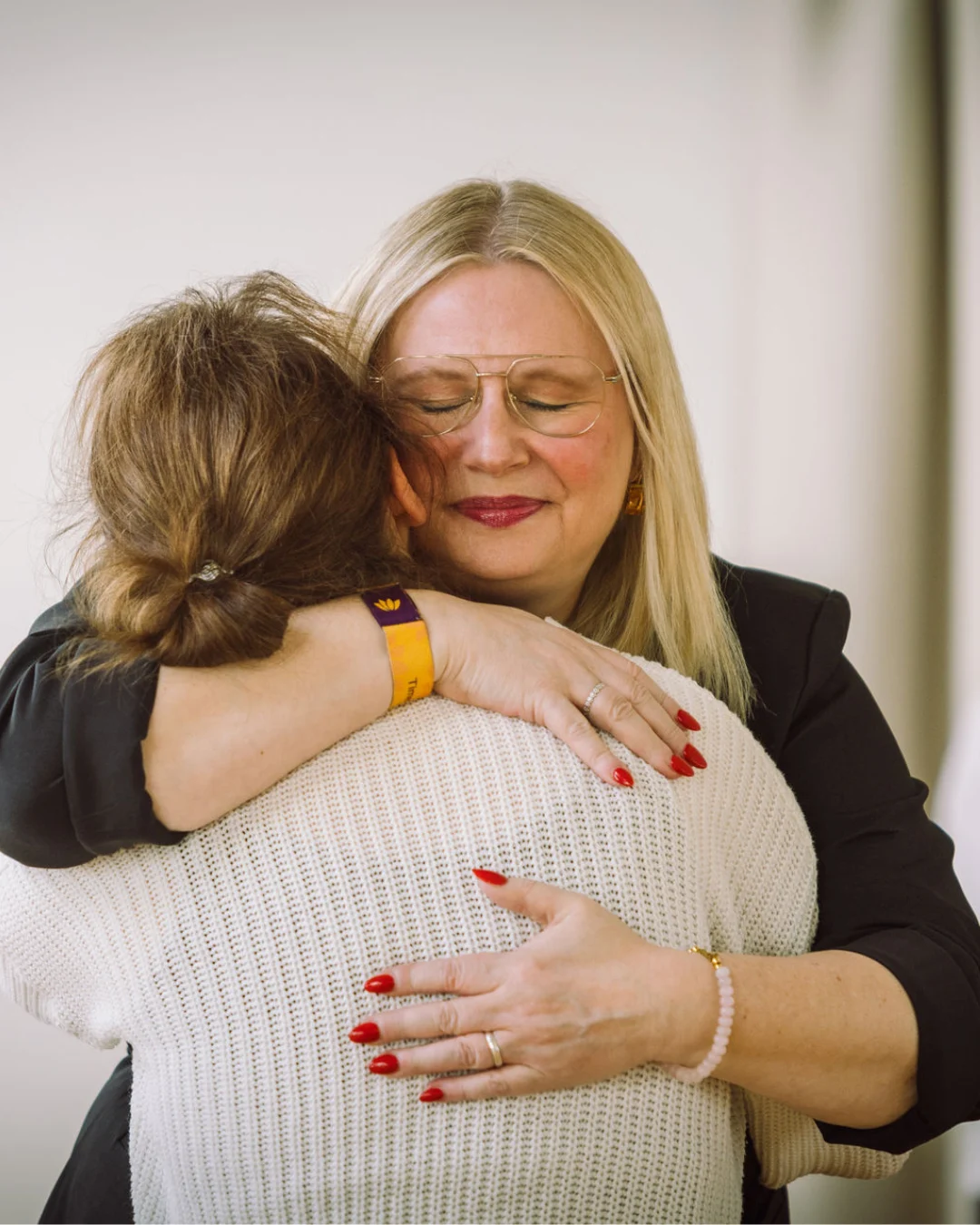 She Rises - Annie Lauer - hugs